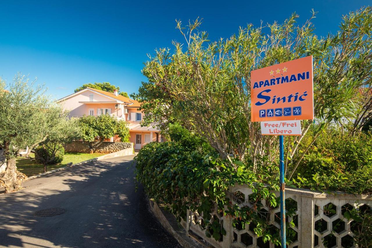 2-Bedroom Krk Apartment - Near Krk Beaches & Town! Крк Экстерьер фото