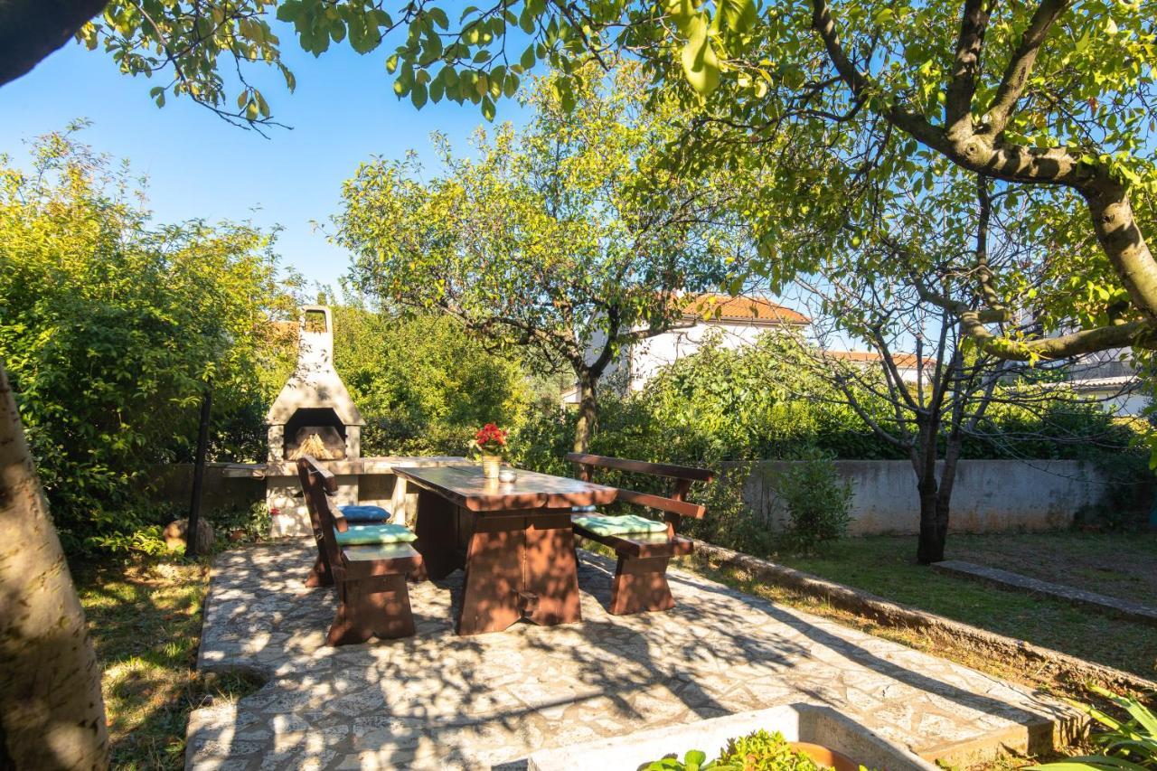 2-Bedroom Krk Apartment - Near Krk Beaches & Town! Крк Экстерьер фото